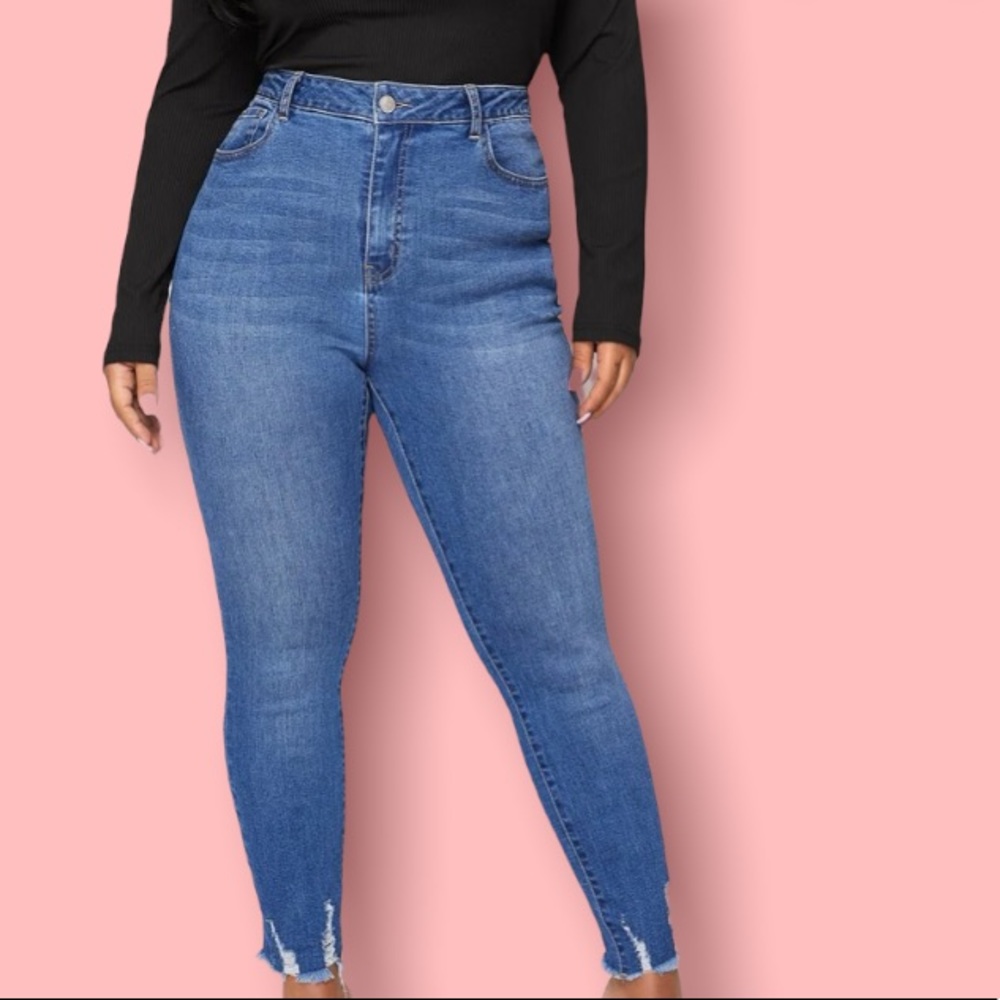 Plus size high rise frayed denim skinny jeans